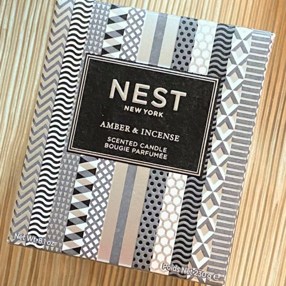NEST New York Amber & Incense Scented Candle - full size 8.1oz / 230g